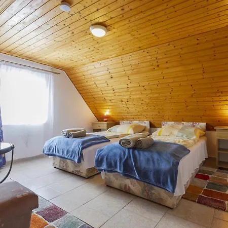Dom wakacyjny Annemarie By Interhome Balatonalmádi